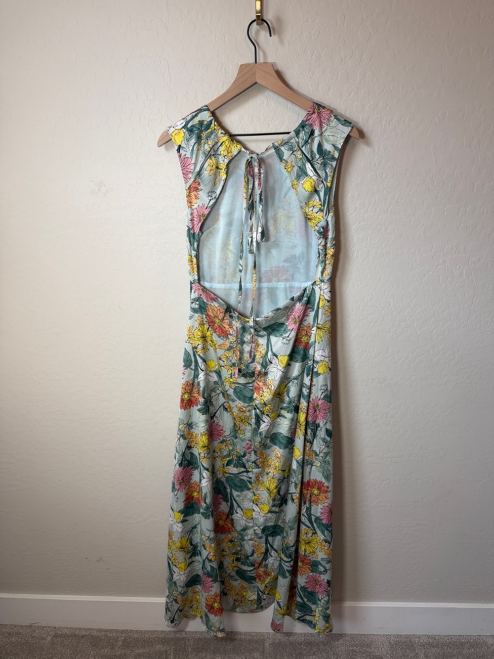 Molly Bracken Floral Open Back Satin Maxi Dress - Picture 4 of 5